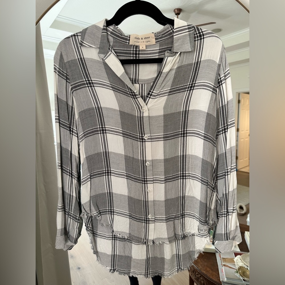Cloth & Stone Long Sleeve Plaid Buttondown size Small